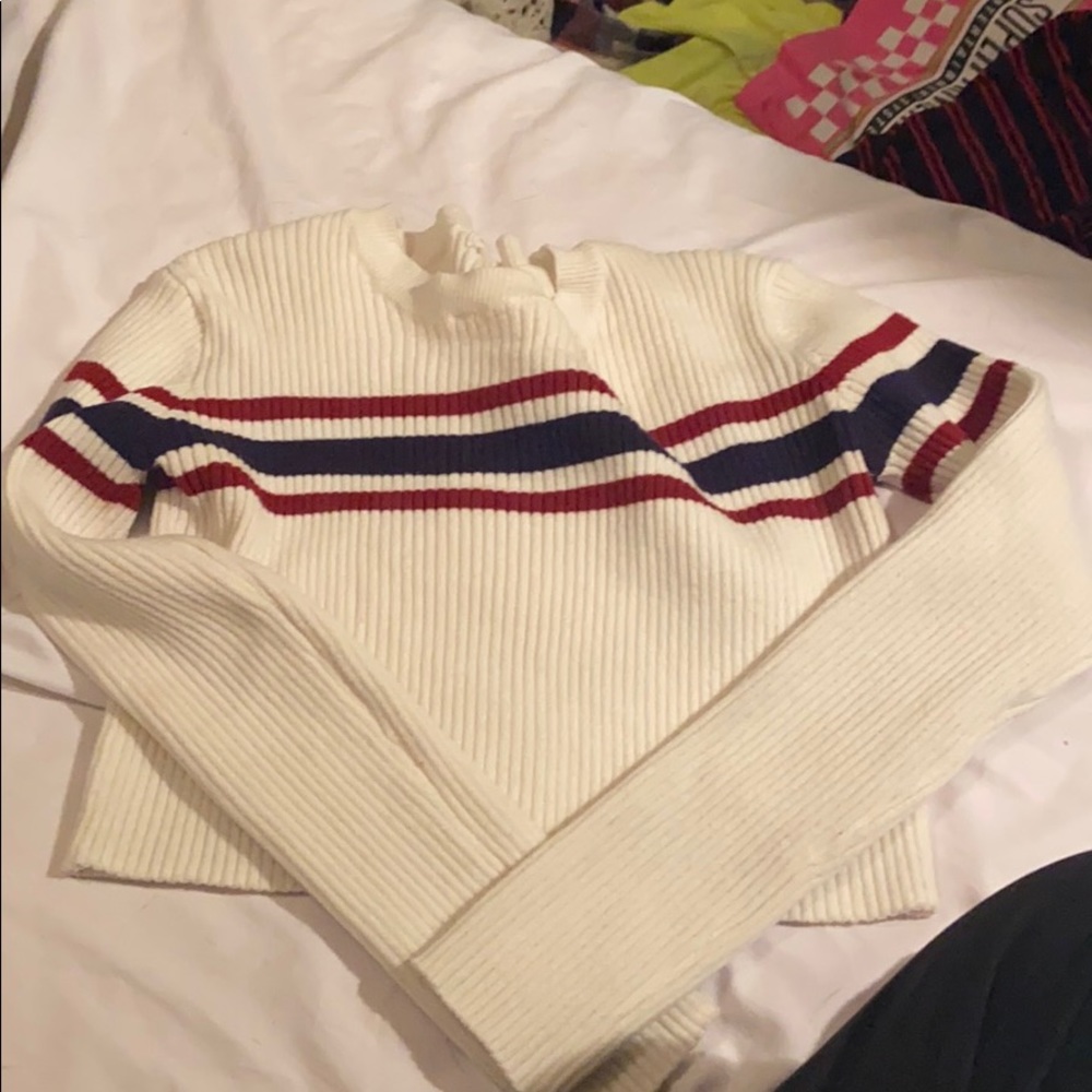 A crop too sweater